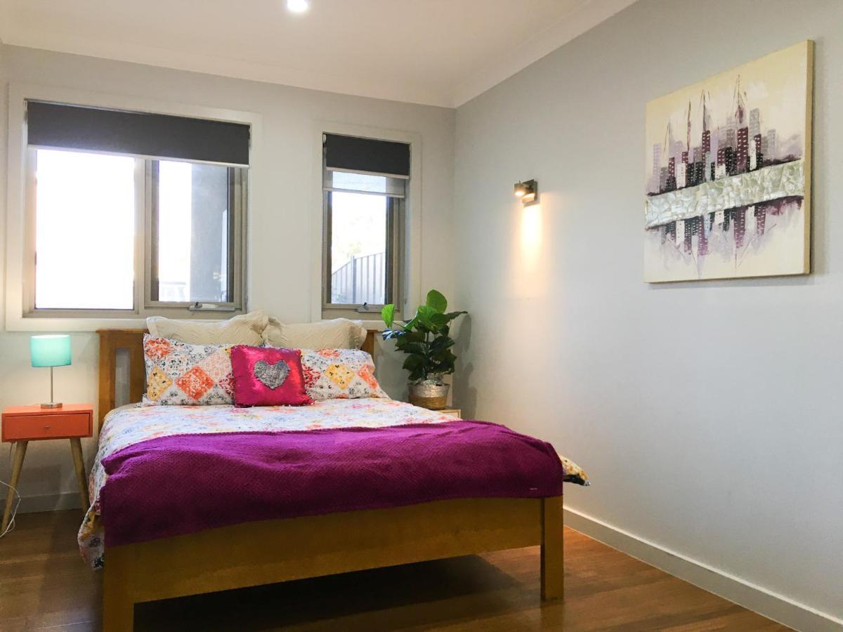 Holiday home Away From Newly Built And Spacious Fairfield