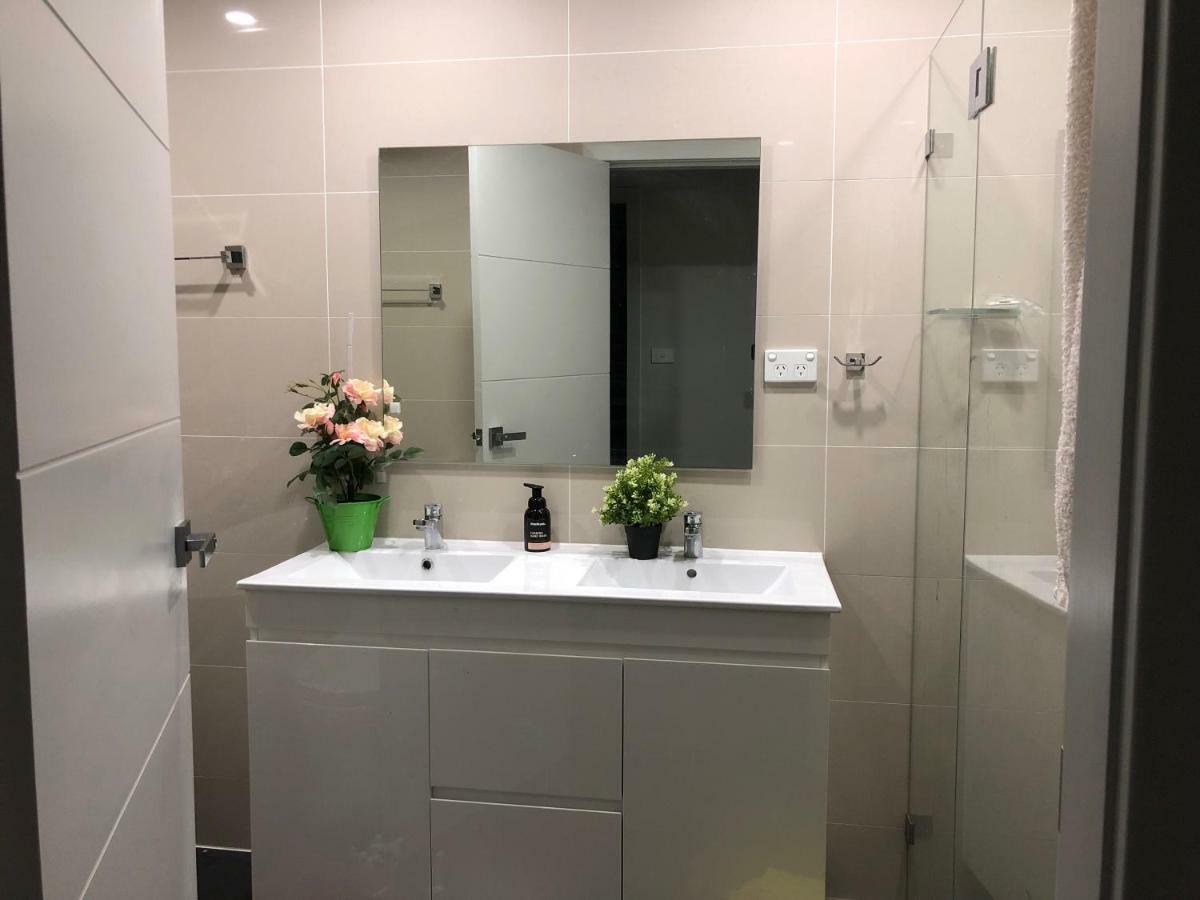 Holiday home Away From Newly Built And Spacious